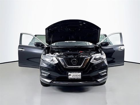 Used 2020 Nissan Rogue SV w/ Premium Package image 23