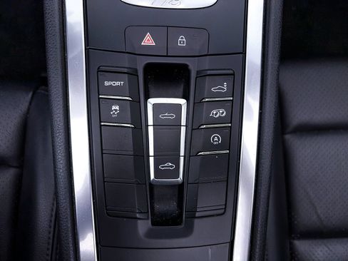 Used 2019 Porsche 718 Boxster RWD image 20