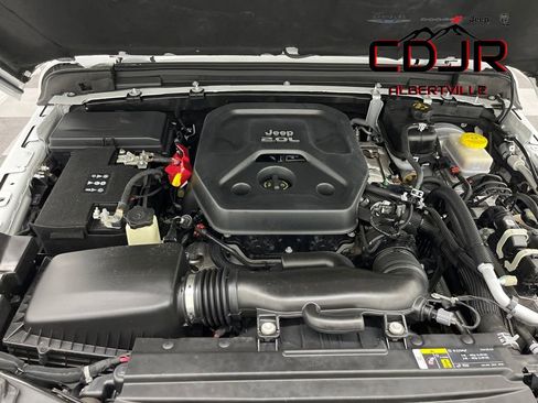 Used 2020 Jeep Wrangler Unlimited Sahara AWD/4WD image 10
