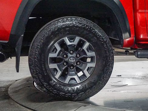 Certified 2022 Toyota Tacoma TRD Off-Road w/ Technology Package RWD image 8