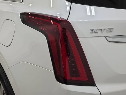 Certified 2022 Cadillac XT5 Premium Luxury w/ Technology Package AWD/4WD image 28