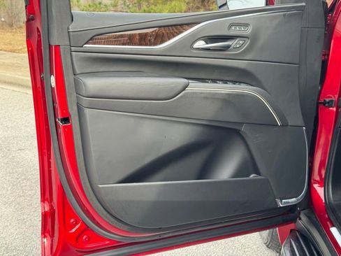 Certified 2021 Cadillac Escalade Premium Luxury Platinum image 21