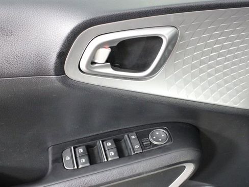 Used 2024 Kia Soul LX w/ Option Group 015 image 16