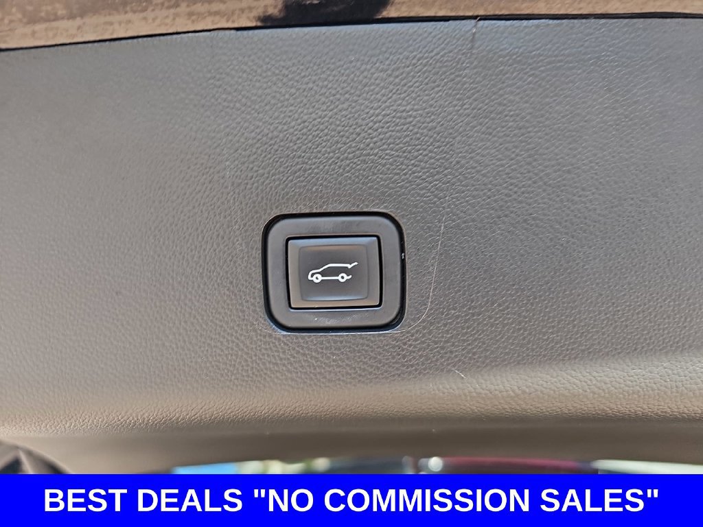 Used 2023 Chevrolet Traverse Premier w/ Redline Edition AWD/4WD image 14