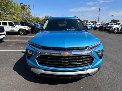 Used 2026 Chevrolet TrailBlazer LT w/ LT Cold Weather Package FWD image 12