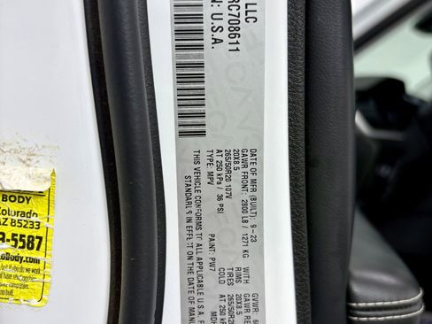 Used 2024 Jeep Grand Cherokee Limited w/ Black Appearance Package image 11