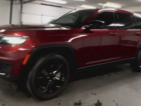 Used 2024 Jeep Grand Cherokee L Altitude AWD/4WD image 4