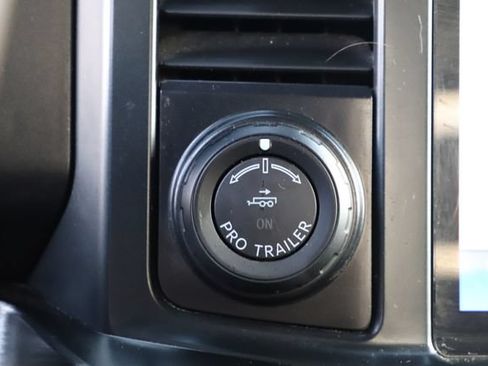 Certified 2024 Ford F250 Lariat w/ Lariat Ultimate Package AWD/4WD image 32