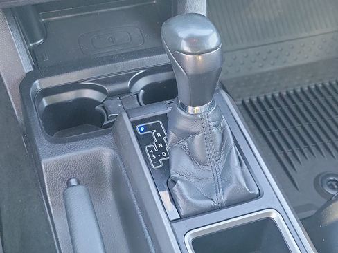 Used 2021 Toyota Tacoma TRD Sport w/ TRD Premium Sport Package AWD/4WD image 24