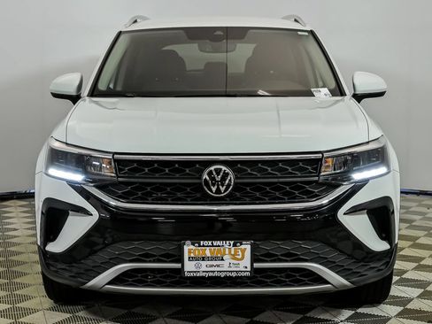 Certified 2023 Volkswagen Taos SE w/ Black Wheel Package FWD image 4