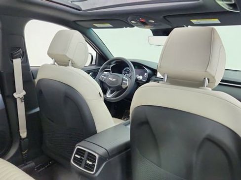 Used 2025 Genesis G70 3.3T Advanced image 28