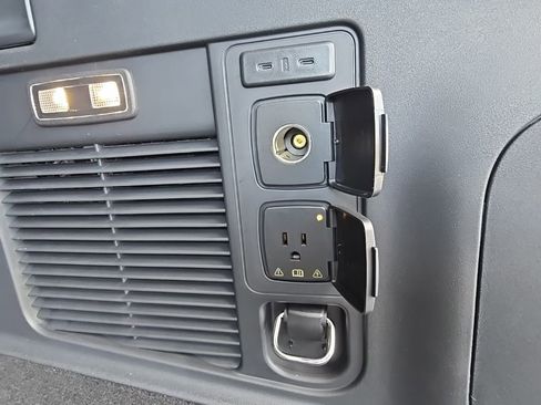 New 2025 Ford Expedition Active image 83