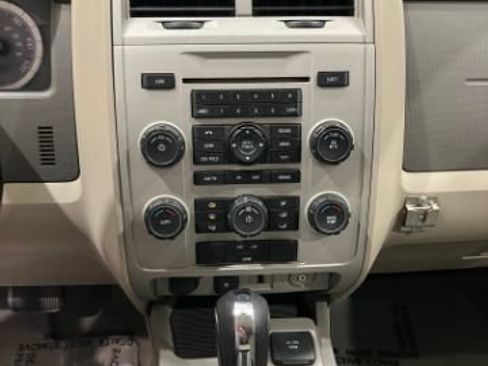 Used 2009 Ford Escape Limited AWD/4WD image 26