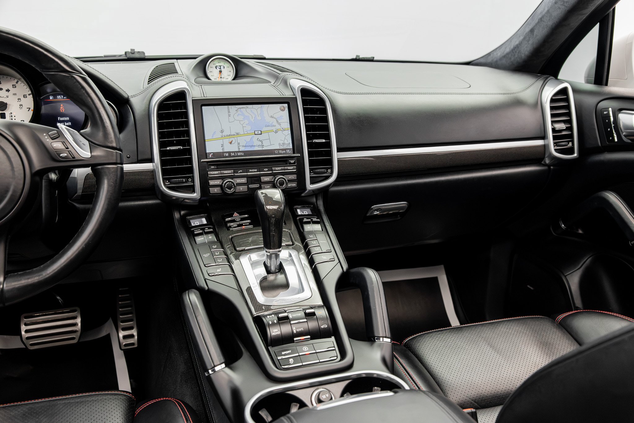 Used 2014 Porsche Cayenne Turbo S AWD/4WD image 37