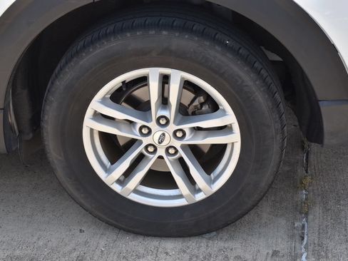 Used 2020 Ford Explorer XLT w/ Comfort Package AWD/4WD image 13