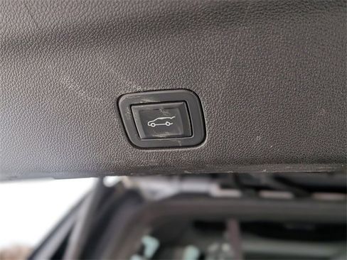 Used 2021 Chevrolet Suburban Premier w/ Premium Package image 34