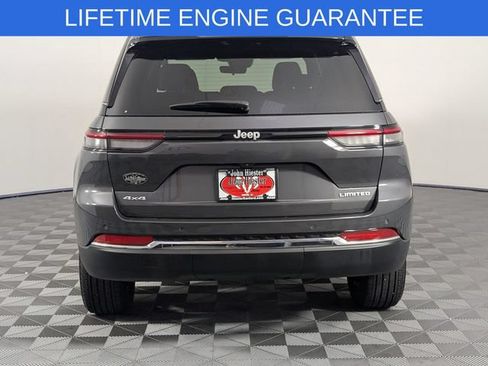 Used 2025 Jeep Grand Cherokee Limited AWD/4WD image 8