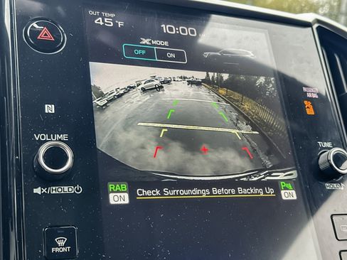 Used 2024 Subaru Ascent Premium w/ Convenience Package image 20