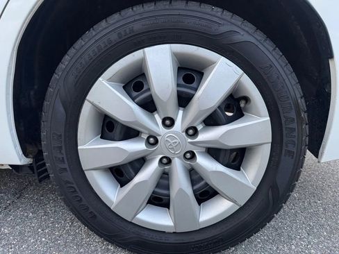 Used 2016 Toyota Corolla LE FWD image 11