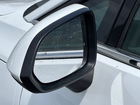 Used 2024 Chevrolet Equinox EV LT AWD/4WD image 49