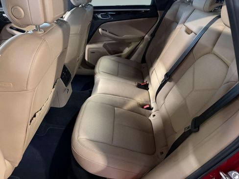 Certified 2021 Porsche Macan AWD/4WD image 23