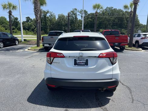 Used 2022 Honda HR-V EX image 9