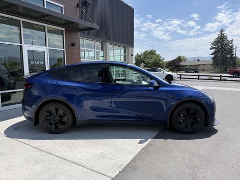 Used 2020 Tesla Model Y Long Range AWD/4WD image 9