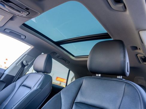 Used 2023 Audi Q8 Premium Plus image 18