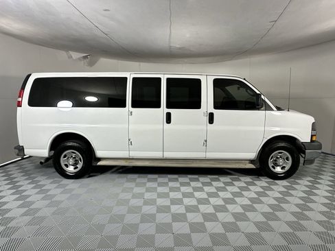 Used 2019 Chevrolet Express 3500 LT w/ LT Preferred Equipment Group image 9