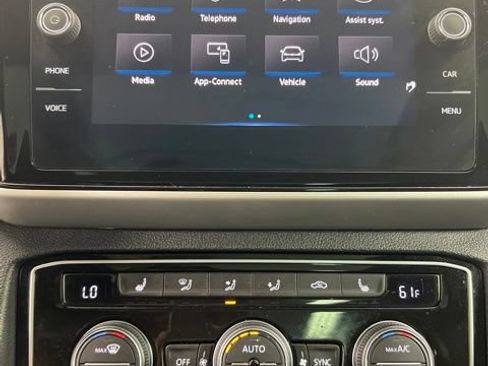 Used 2022 Volkswagen Atlas Cross Sport SE w/ Panoramic Sunroof Package AWD/4WD image 11