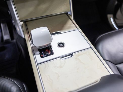 Used 2024 Land Rover Range Rover SV image 44