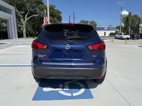Used 2019 Nissan Rogue Sport SV w/ Technology Package FWD image 4