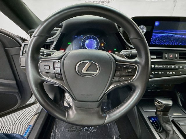 Used 2022 Lexus ES 300h w/ Premium Package FWD image 11