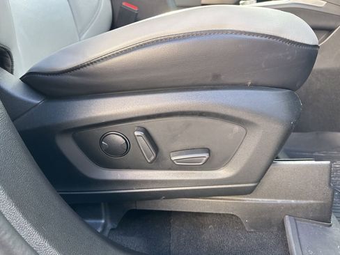 Used 2021 Ford Explorer XLT w/ Equipment Group 202A image 25