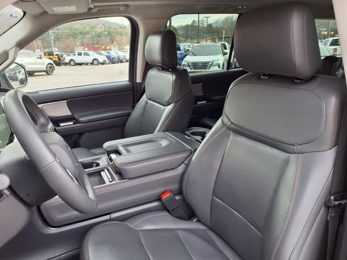 Used 2025 Ford Expedition Max Active image 13