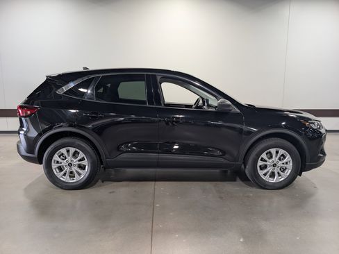 Used 2024 Ford Escape Active AWD/4WD image 2