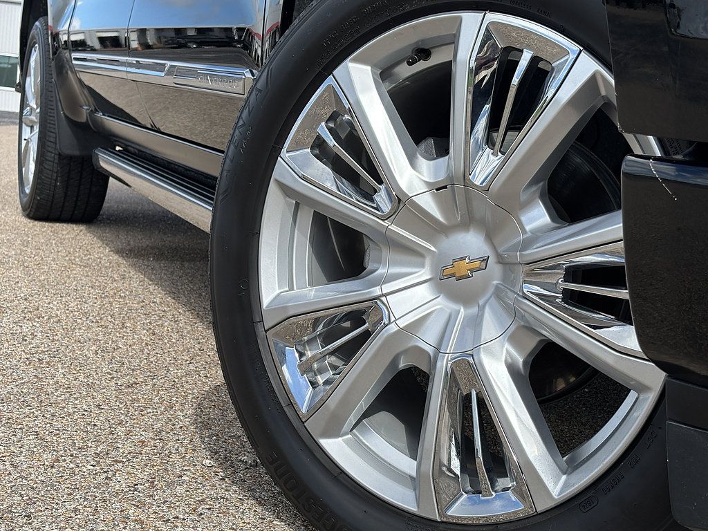 Used 2024 Chevrolet Silverado 1500 High Country w/ High Country Premium Package AWD/4WD image 2