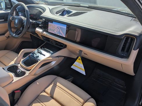 New 2025 Porsche Cayenne Turbo image 26