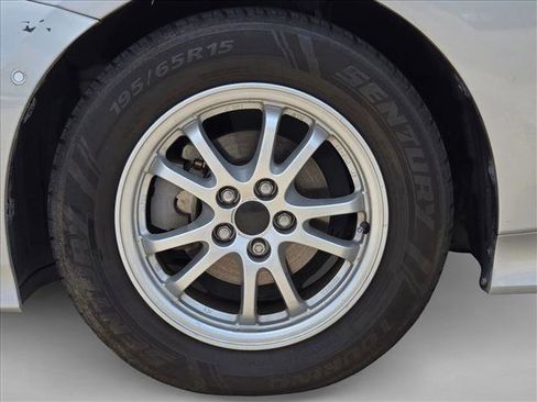 Used 2022 Toyota Prius LE FWD image 25