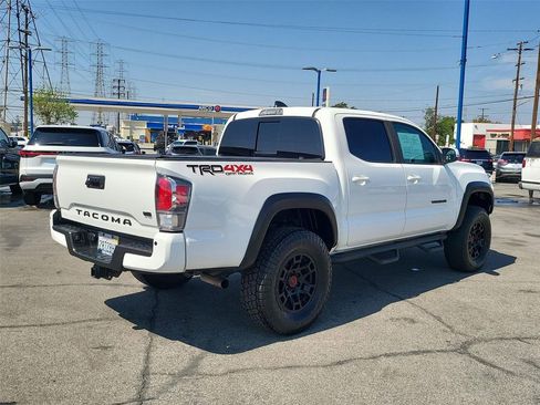 Used 2022 Toyota Tacoma TRD Off-Road w/ Technology Package image 28