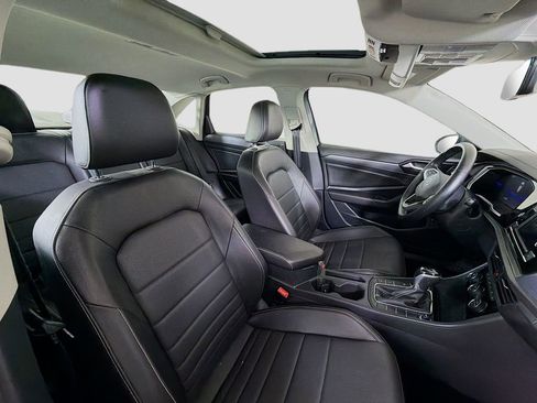 Used 2022 Volkswagen Jetta SE w/ Panoramic Sunroof Package image 28