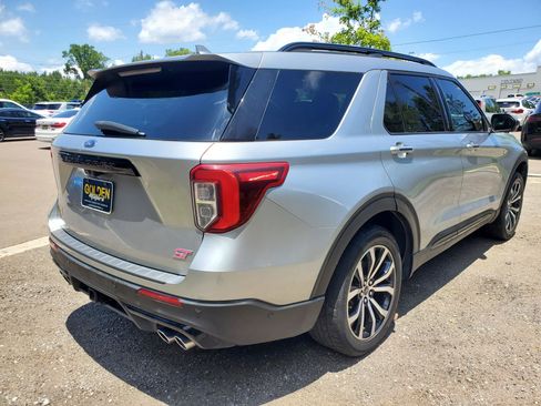 Used 2020 Ford Explorer ST w/ Premium Technology Package AWD/4WD image 12