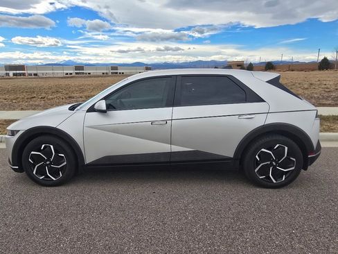 Used 2023 Hyundai Ioniq 5 SEL image 2