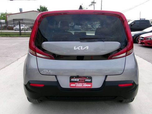 Used 2022 Kia Soul LX FWD image 5
