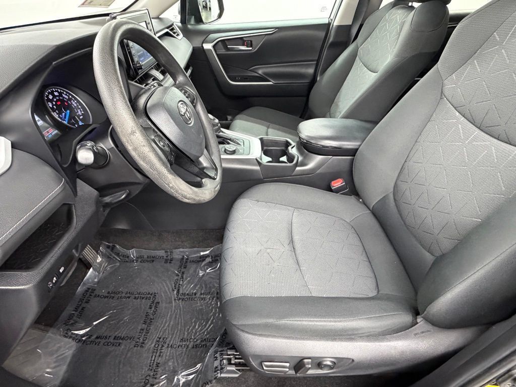 Certified 2021 Toyota RAV4 XLE w/ Carpet Mat Package (TMS) AWD/4WD image 22