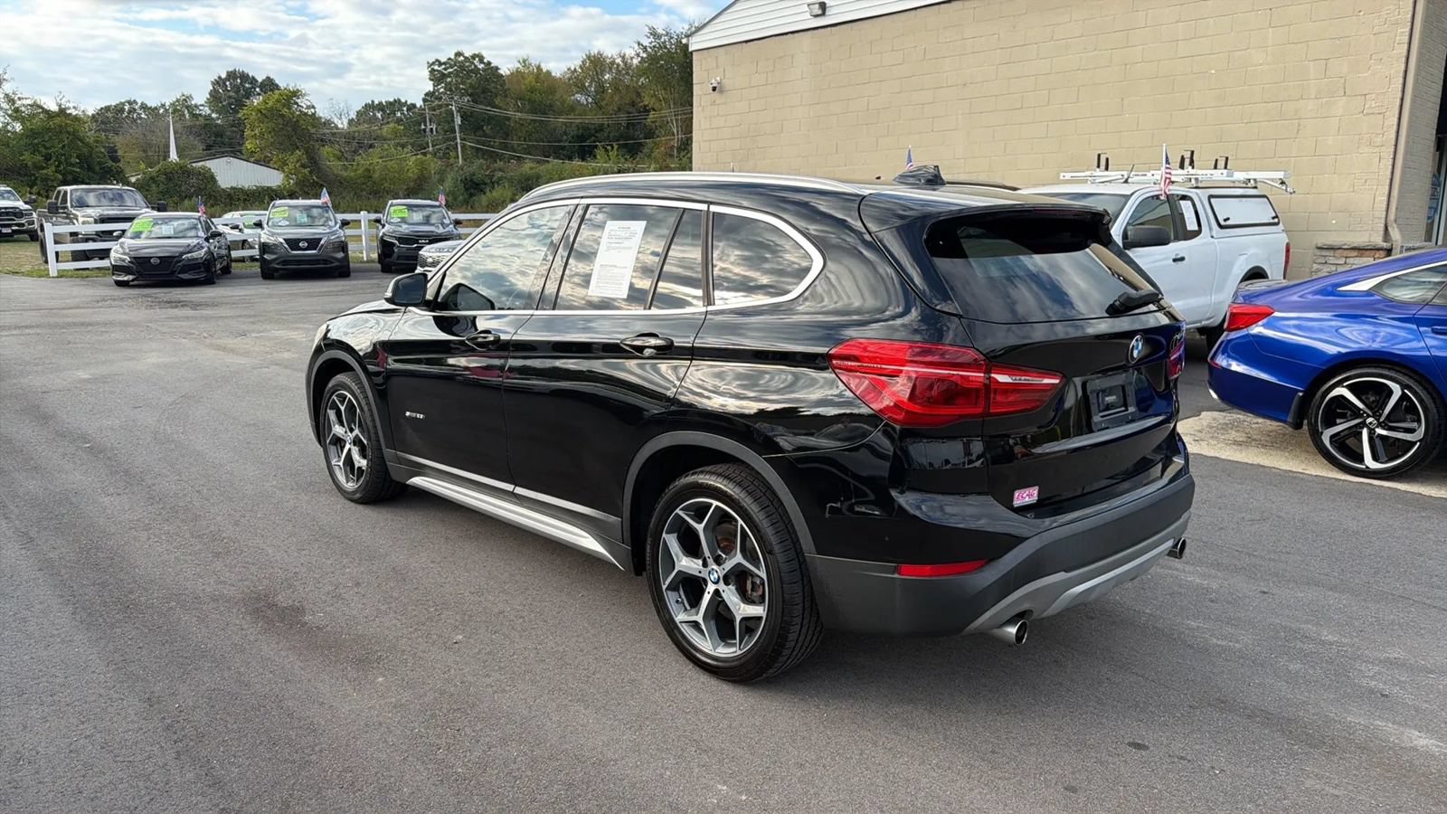Used 2018 BMW X1 sDrive28i w/ Convenience Package FWD image 3