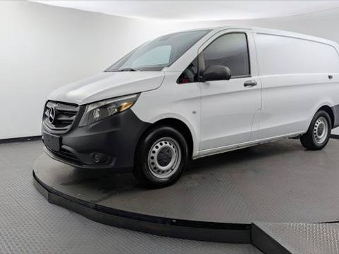 Used 2022 Mercedes-Benz Metris image 2