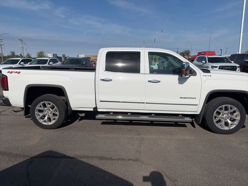 Used 2018 GMC Sierra 1500 SLT w/ SLT Premium Package AWD/4WD image 4