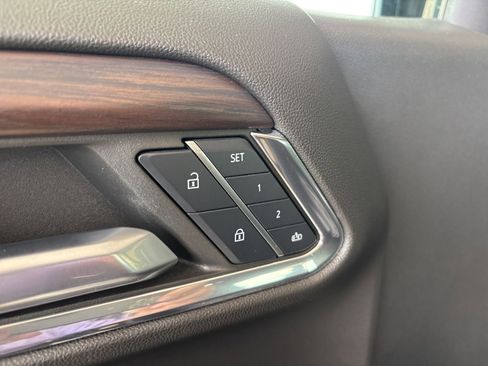 Used 2024 GMC Sierra 1500 SLT AWD/4WD image 13