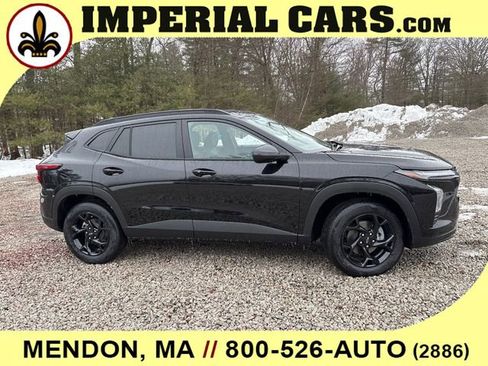 New 2026 Chevrolet Trax LT w/ Midnight Edition FWD image 12